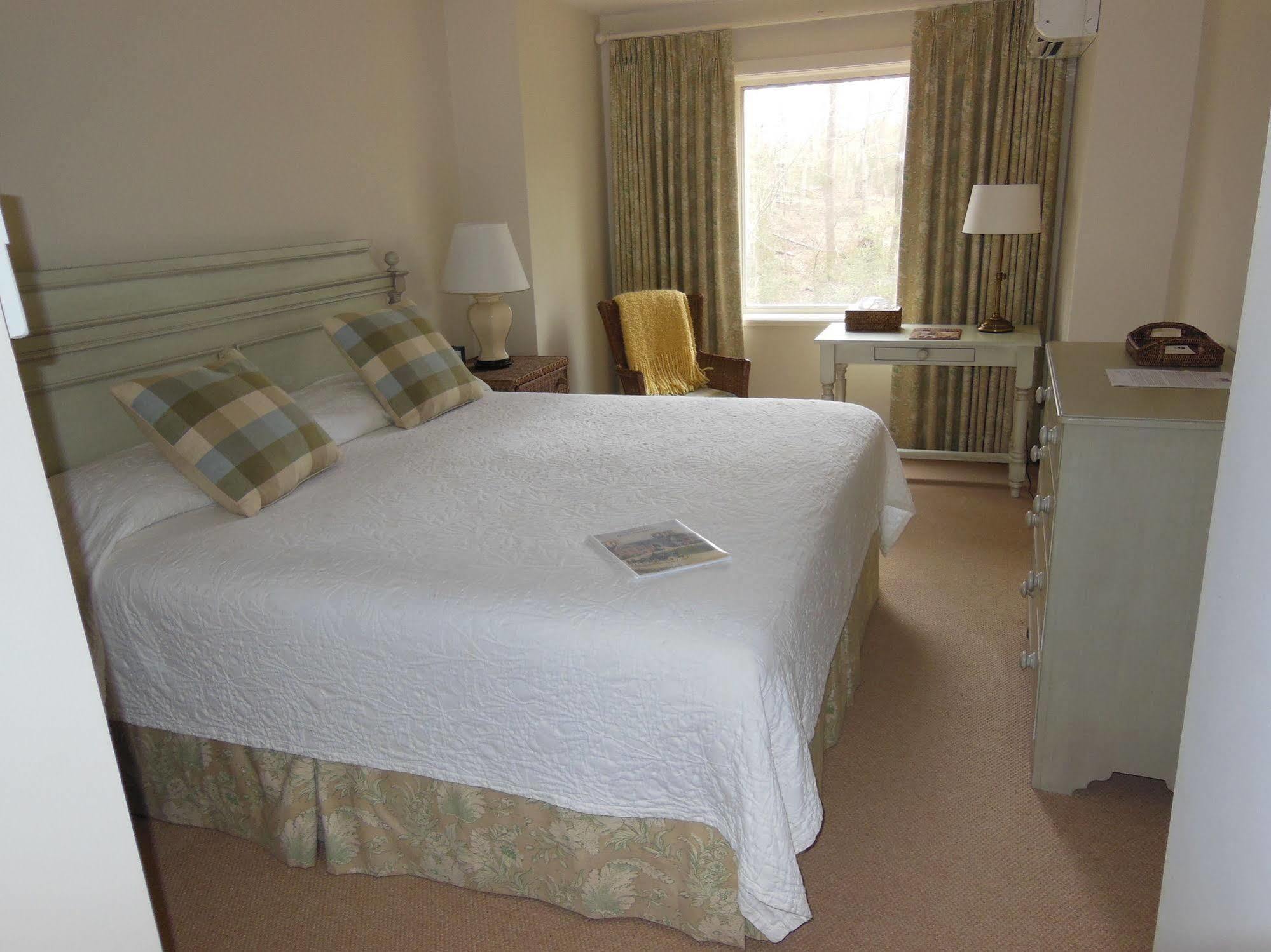 The Inn At Stratford Hall East End Экстерьер фото